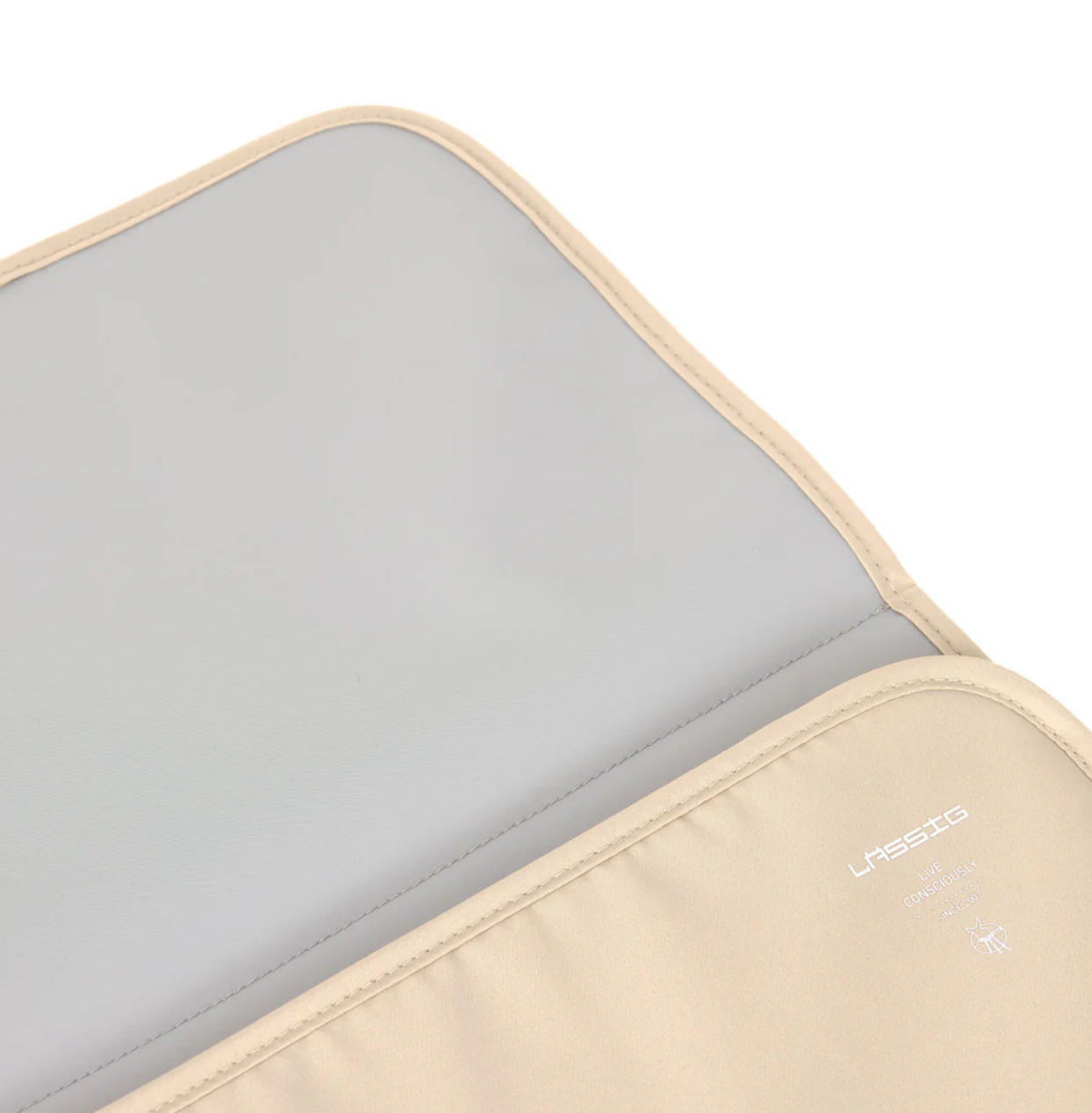 Changing Pouch and Pad-Lassig