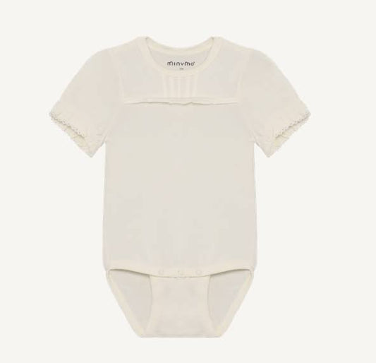 Cream Ruffle Short Sleeved Bodysuit In Cotton-MinyMo