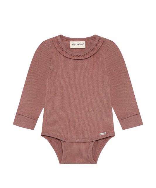 Rose Ribbed Long Sleeved Bodysuit In Cotton-MinyMo