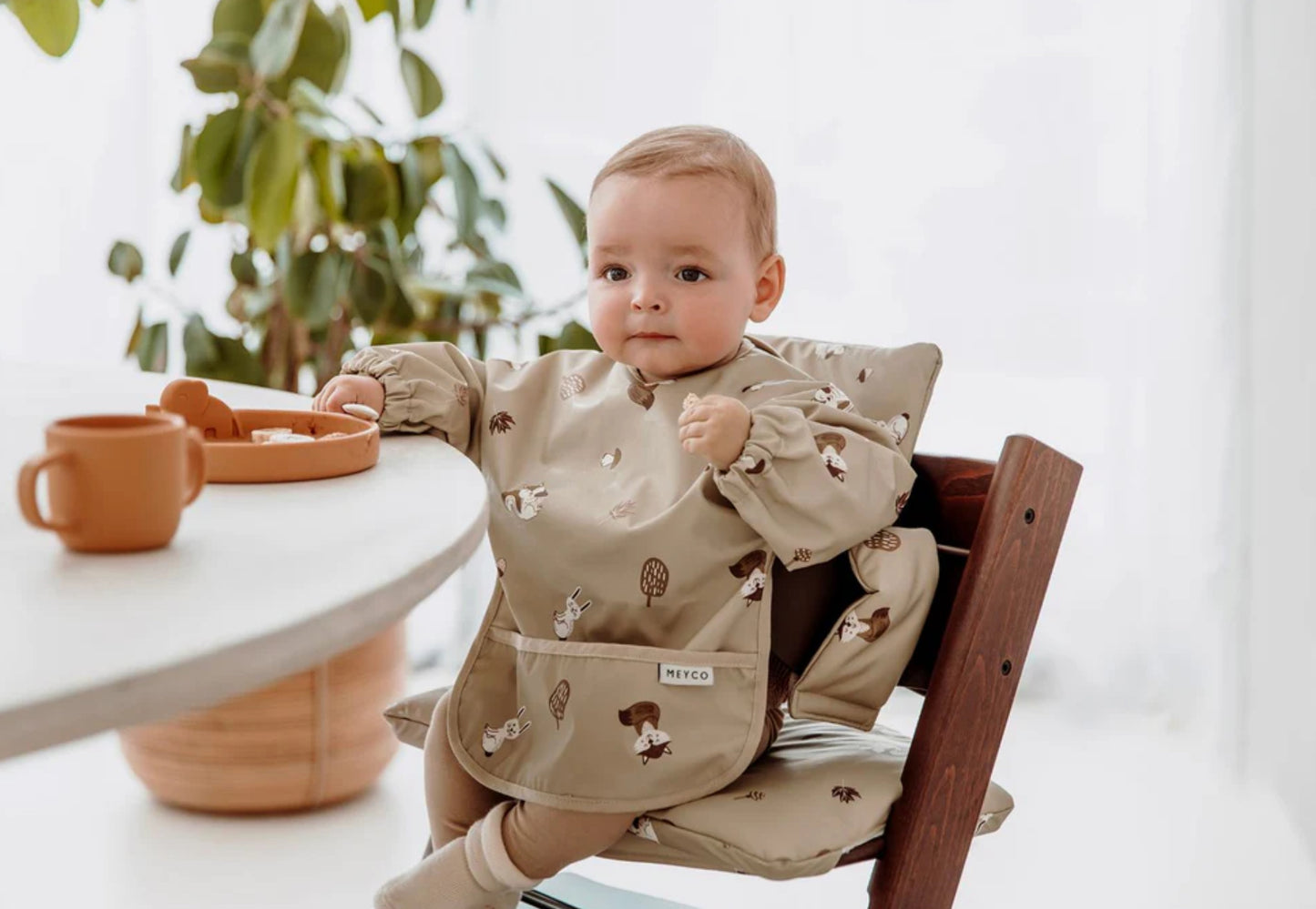 Bib with sleeves-Meyco Baby
