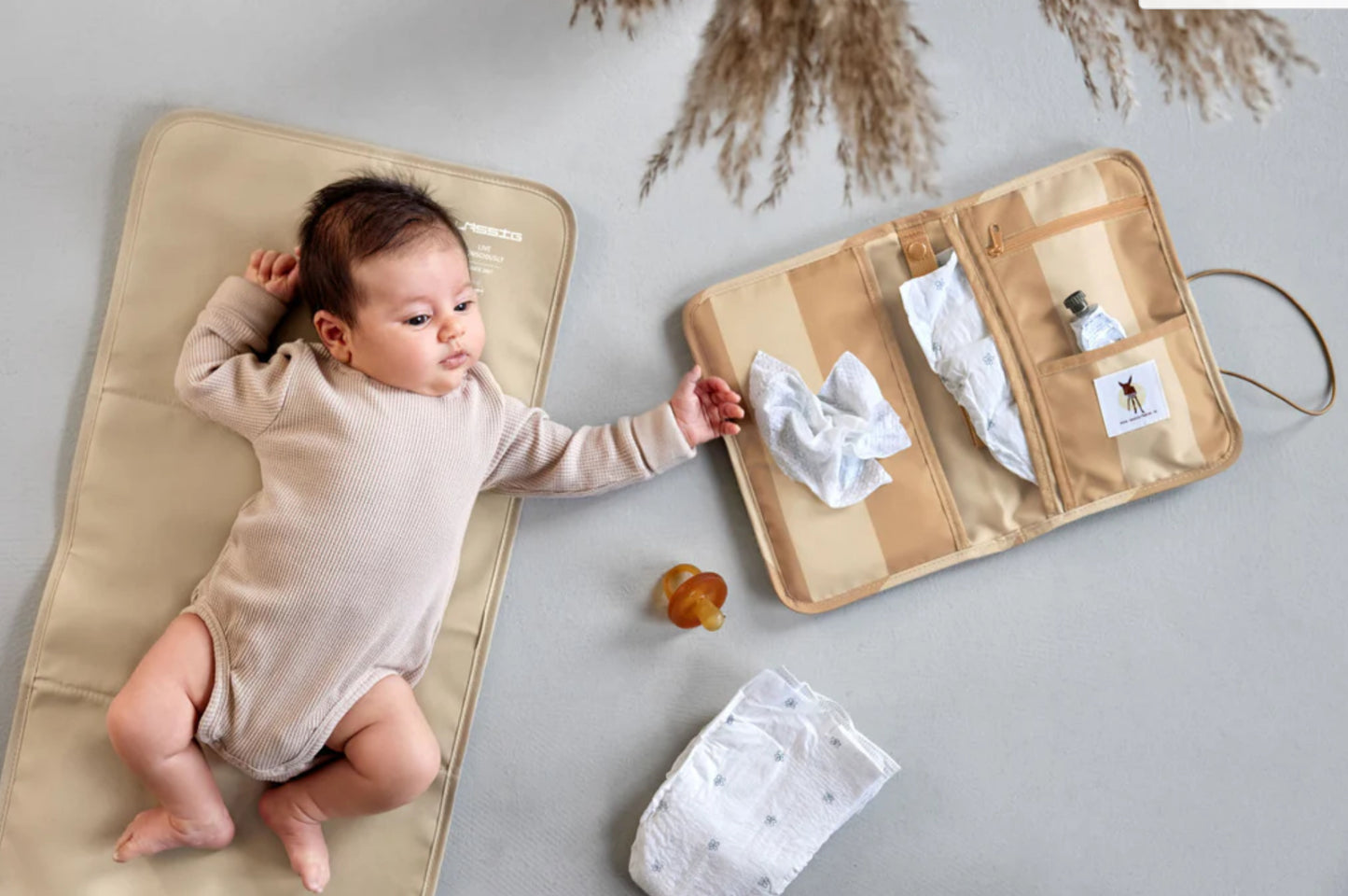 Changing Pouch and Pad-Lassig